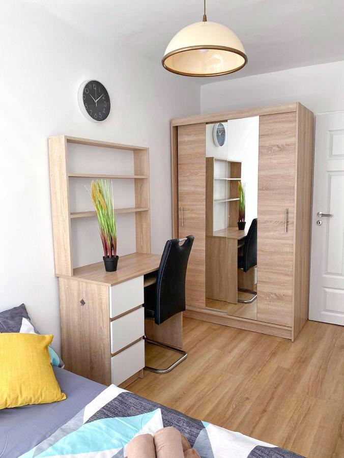 Bright Room №2 Grzybowska 9 Varšava Exteriér fotografie